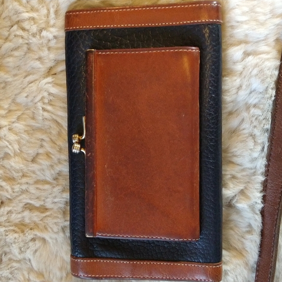 VGUC. Vintage leather Dooney & Bourke wallet with checkbook cover. - Picture 2 of 5